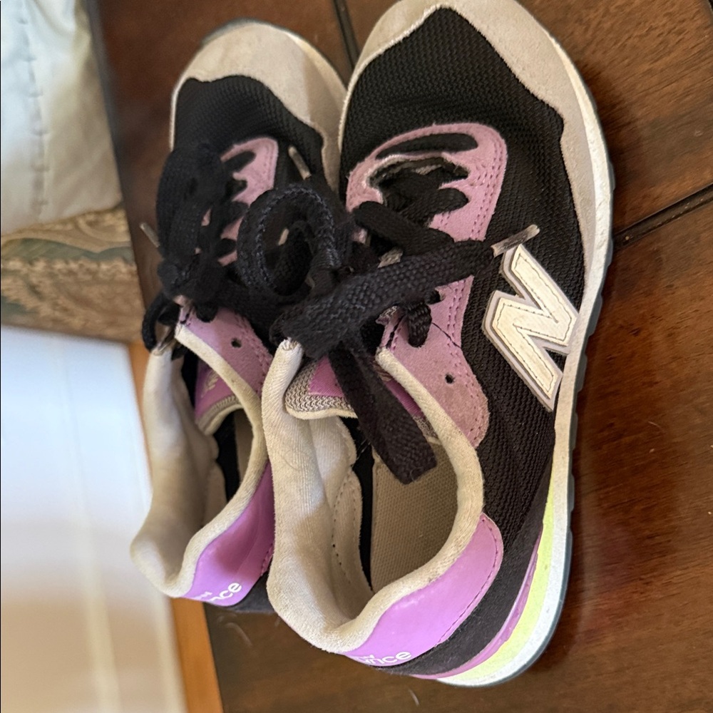 New Balance Kids Black and Purple - size 1